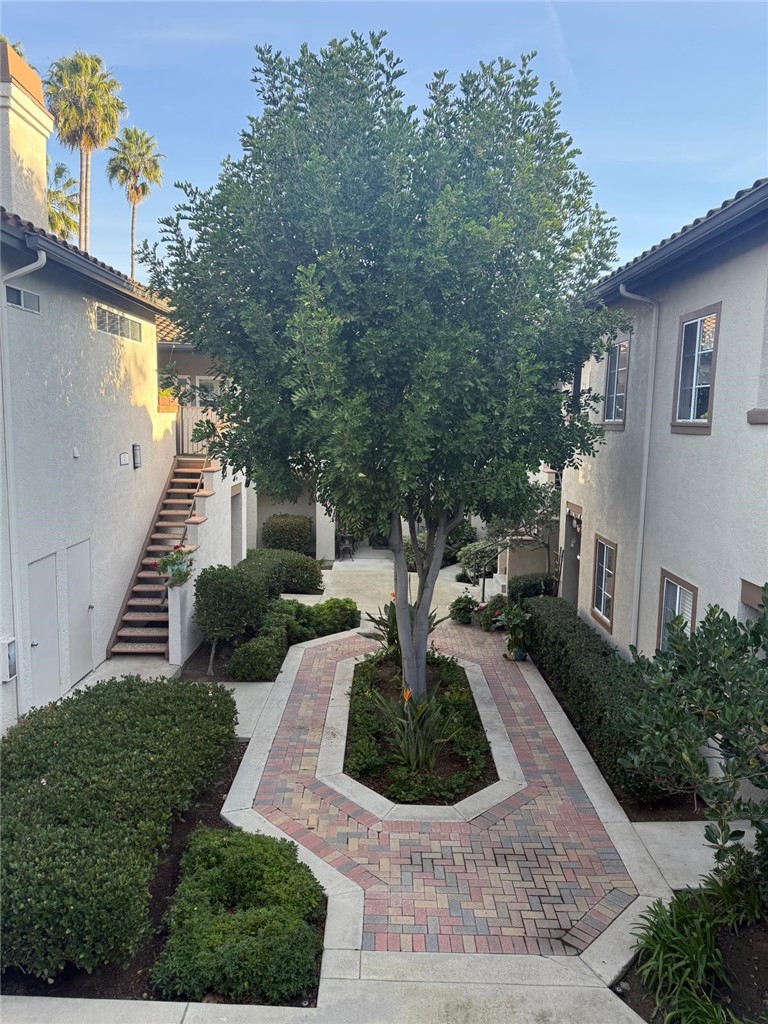 28 Via Alivio, Rancho Santa Margarita CA 92688 - photo 1