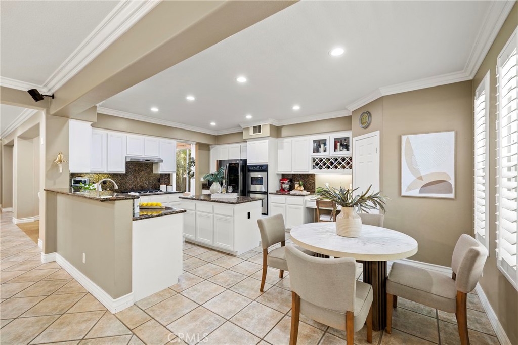 The home features a beautifully updated kitchen. - 30 Acanthus, Rancho Santa Margarita CA 92688 - photo 7