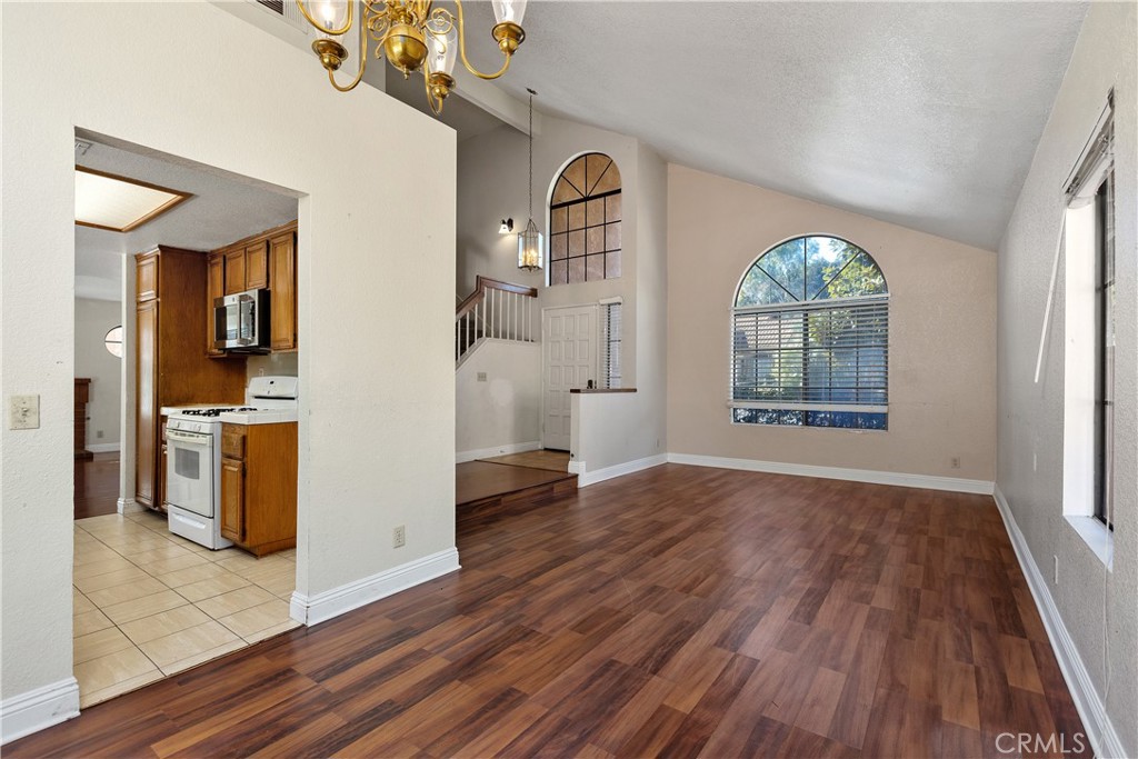 Dining room looking towards entry. - 30 San Bonifacio, Rancho Santa Margarita CA 92688 - photo 9