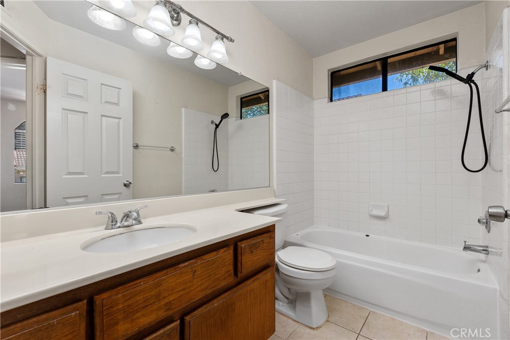 Upstairs secondary bathroom. - 30 San Bonifacio, Rancho Santa Margarita CA 92688 - photo 26