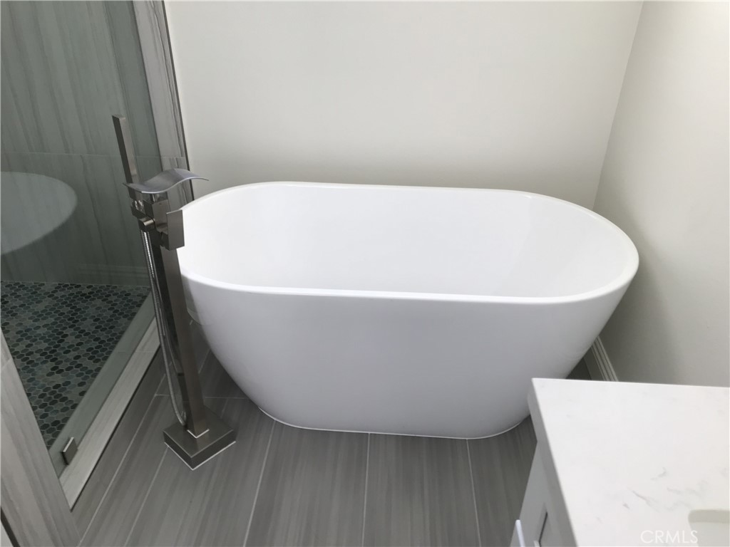 Master Bath Soaking Tub - 31 Calle Melinda, Rancho Santa Margarita CA 92688 - photo 24