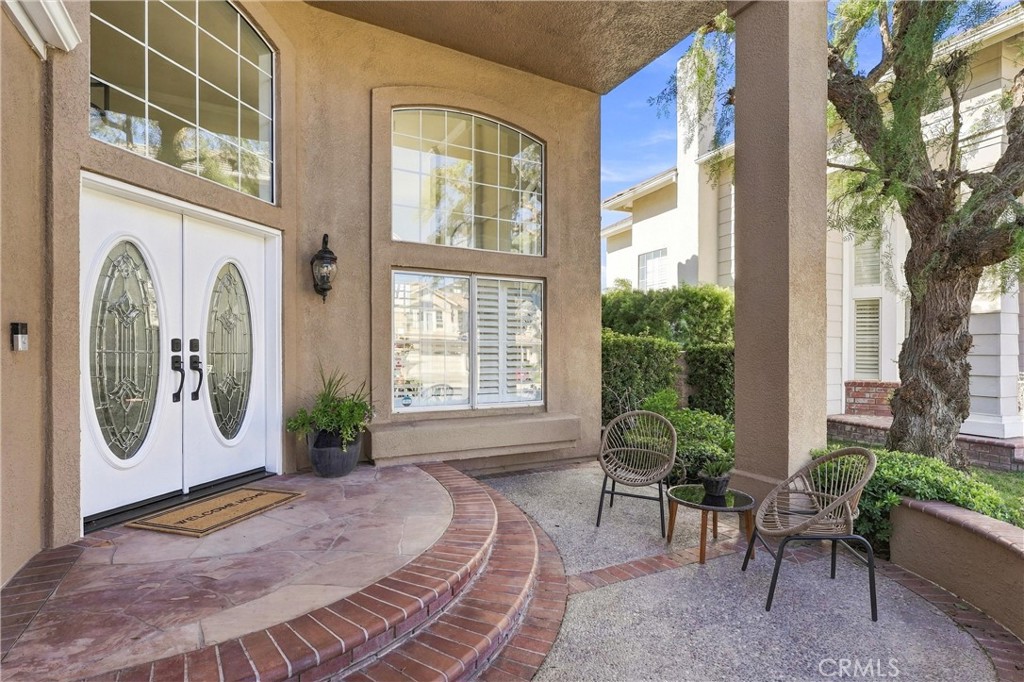 Spacious front entry and porch - 32922 Brookseed, Rancho Santa Margarita CA 92679 - photo 4