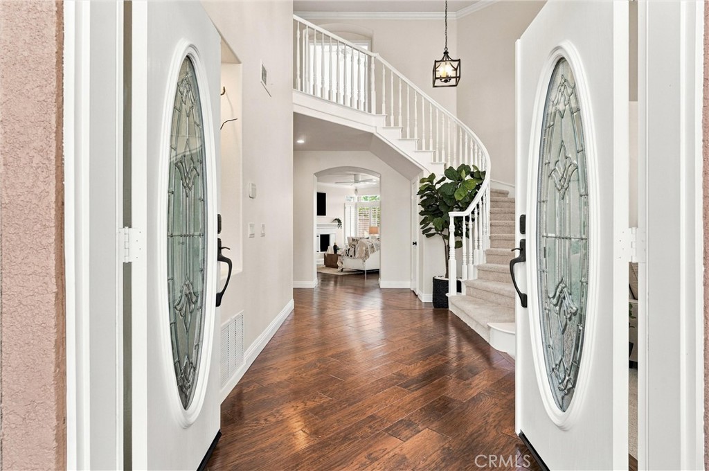 Gorgeous entryway foyer - 32922 Brookseed, Rancho Santa Margarita CA 92679 - photo 5