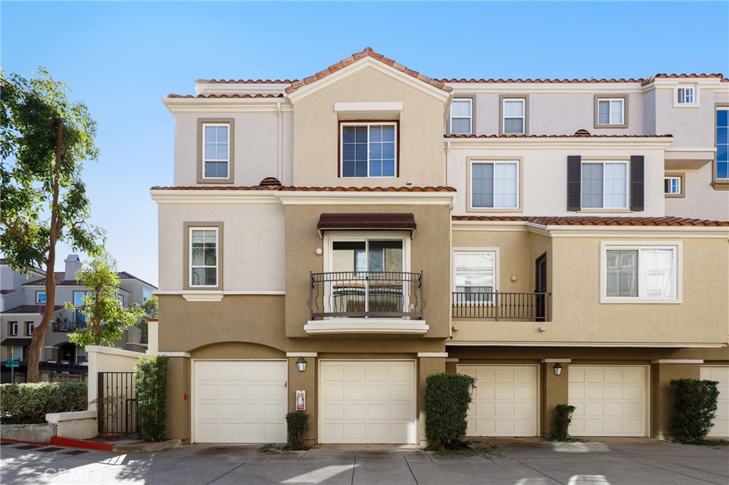 33 Via Pamplona, Rancho Santa Margarita CA 92688 - photo 1