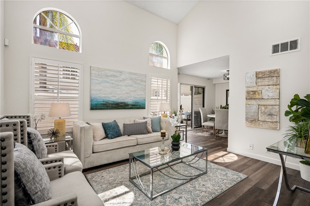 welcome to 35 Carnation - 35 Carnation 61, Rancho Santa Margarita CA 92688 - photo 1
