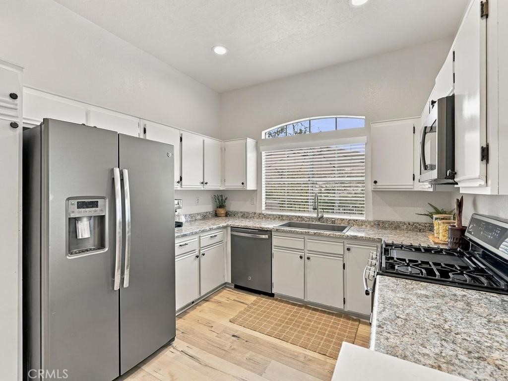 Lots of counter space and natural light-spacious kitchen - 39 De Lino, Rancho Santa Margarita CA 92688 - photo 12