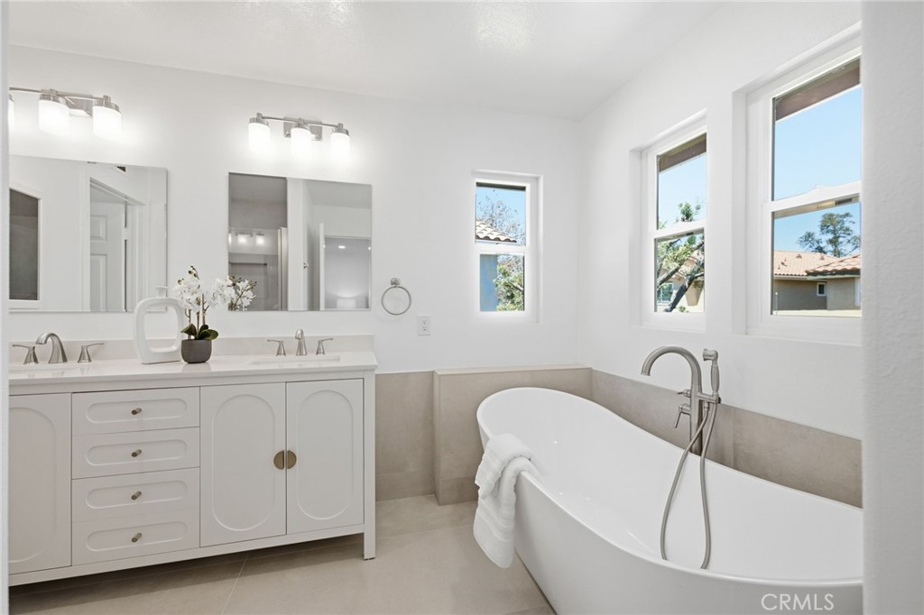Fully Remodeled Primary Bathroom - 4 Via Jacinto, Rancho Santa Margarita CA 92688 - photo 21