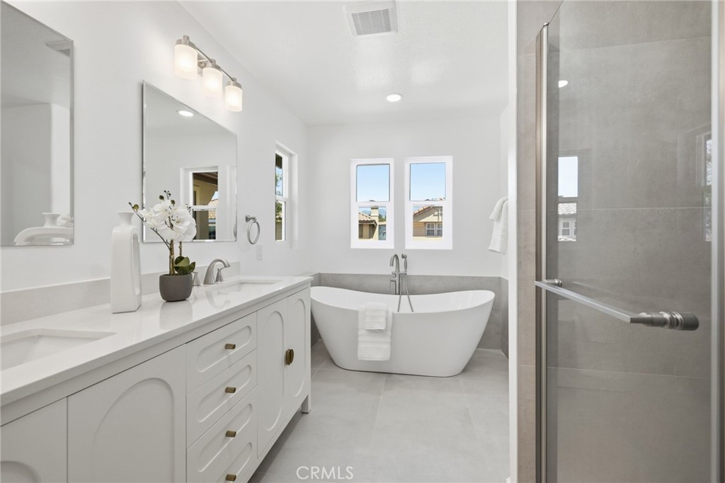 Double sink in Primary Bathroom - 4 Via Jacinto, Rancho Santa Margarita CA 92688 - photo 22