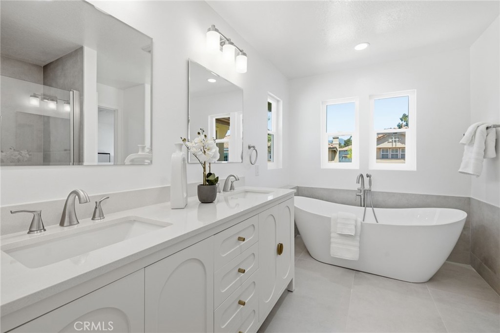 New Tub in Primary bathroom - 4 Via Jacinto, Rancho Santa Margarita CA 92688 - photo 23