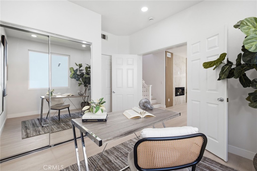 Main Floor bedroom with Mirrored closet doors - 4 Via Jacinto, Rancho Santa Margarita CA 92688 - photo 32