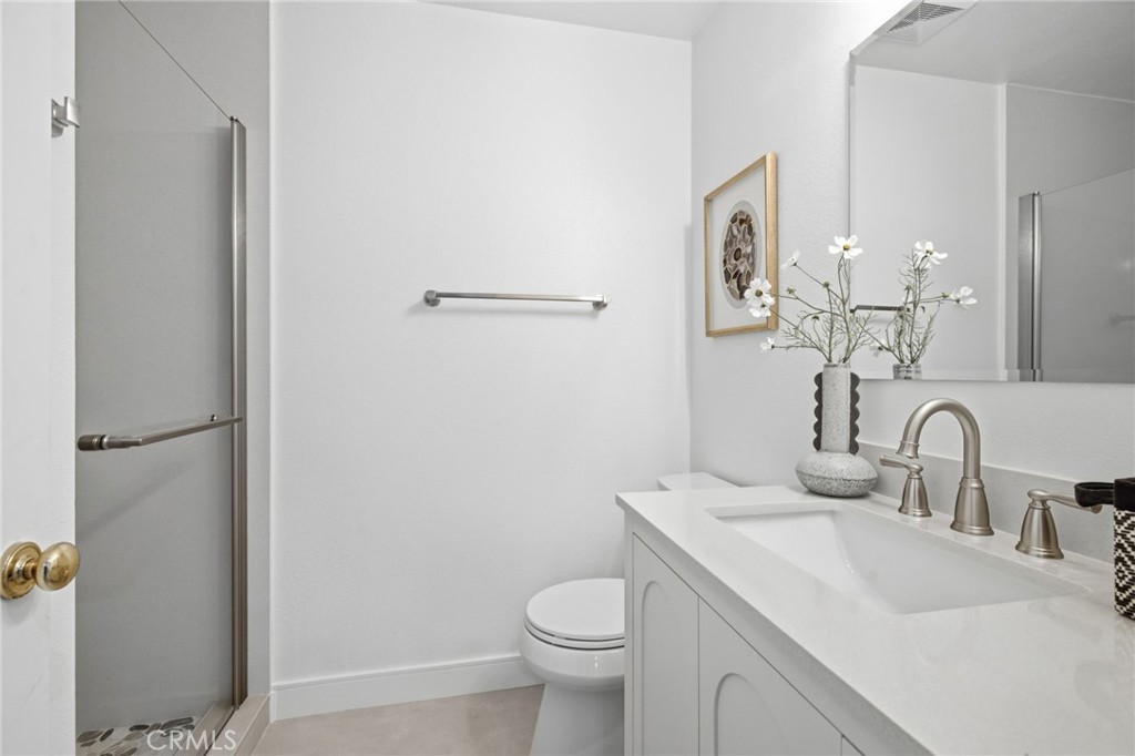 Main Floor full bathroom with walk in shower - 4 Via Jacinto, Rancho Santa Margarita CA 92688 - photo 34