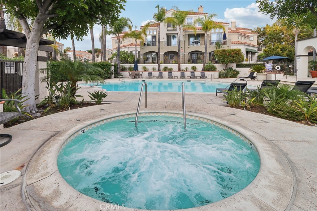 Community Pool & Spa - 40 Via Cordoba, Rancho Santa Margarita CA 92688 - photo 1