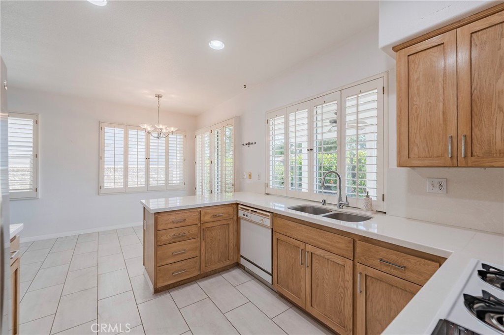 Lots of windows allowint natural light - 42 Via Brida, Rancho Santa Margarita CA 92688 - photo 16