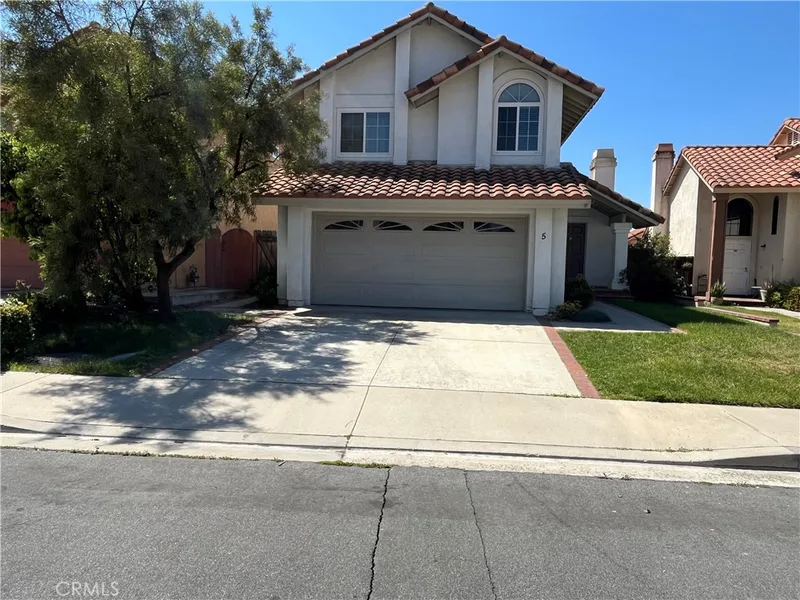 5 Las Piedras, Rancho Santa Margarita, CA 92688