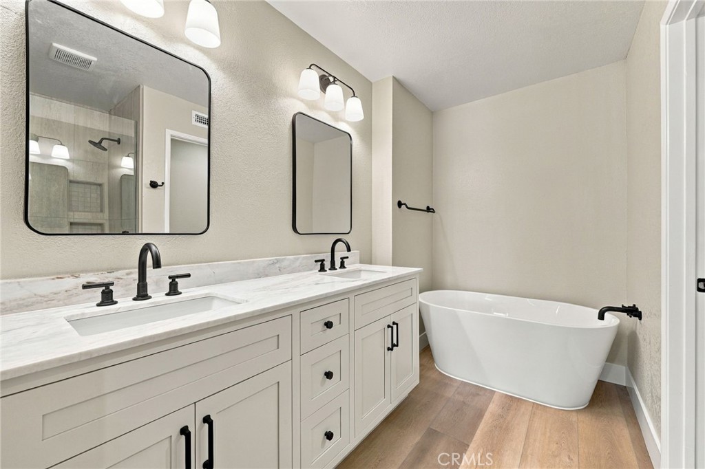 Primary bathroom - 67 Rabano, Rancho Santa Margarita CA 92688 - photo 28