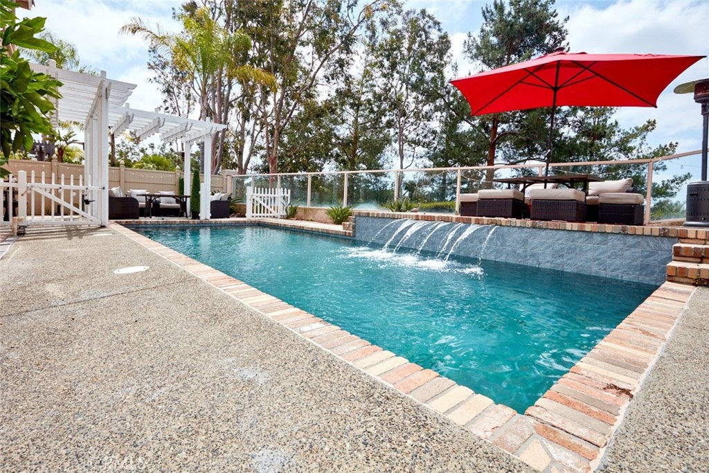 8 Via Anadeja, Rancho Santa Margarita CA 92688 - photo 1