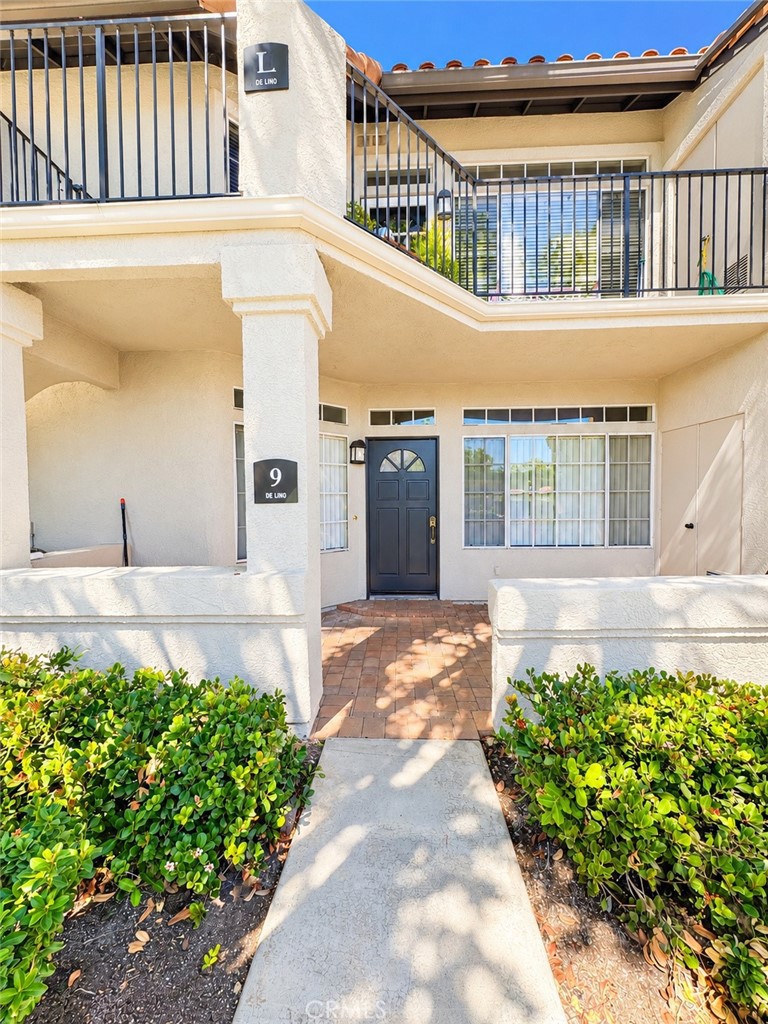 Front condo - 9 De Lino, Rancho Santa Margarita CA 92688 - photo 2