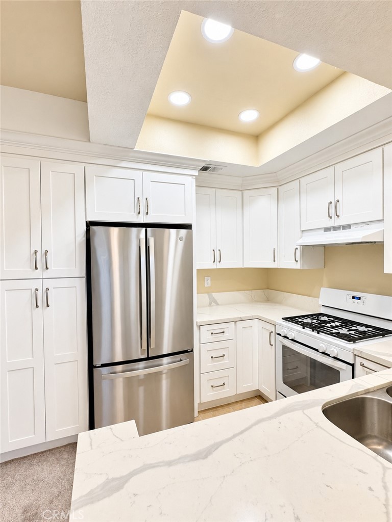 Recessed lights for a brighter kitchen! - 9 De Lino, Rancho Santa Margarita CA 92688 - photo 15