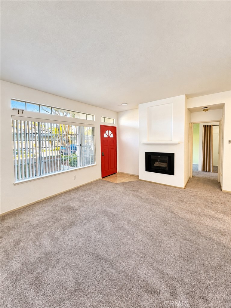 Bright living room - 9 De Lino, Rancho Santa Margarita CA 92688 - photo 17