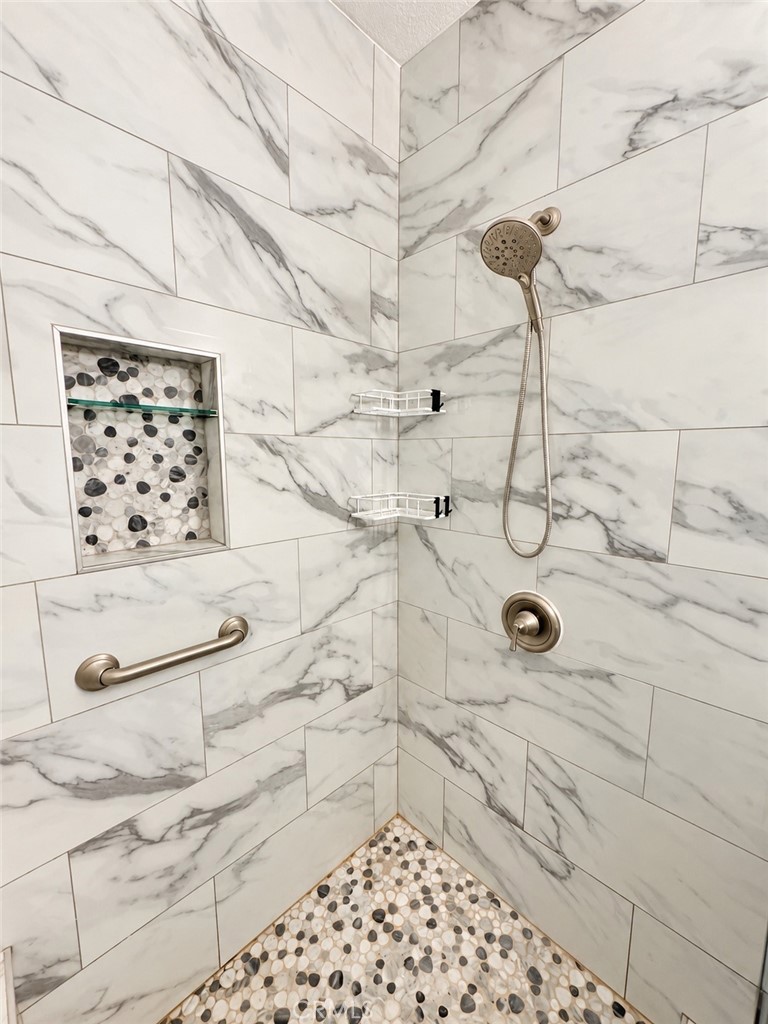Enclosed shower - 9 De Lino, Rancho Santa Margarita CA 92688 - photo 22