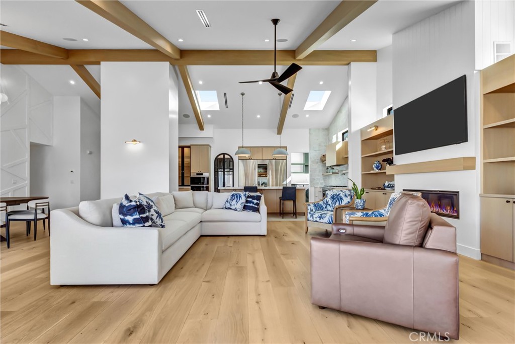 Living room - 11444 Harrisburg Road, Rossmoor CA 90720 - photo 10