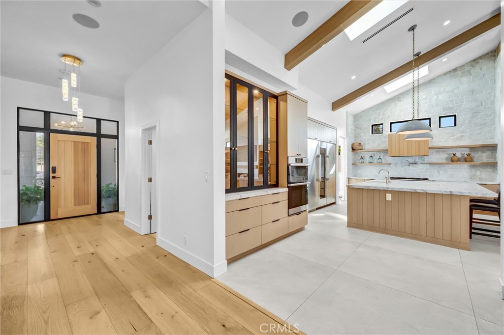 kitchen from entry - 11444 Harrisburg Road, Rossmoor CA 90720 - photo 17