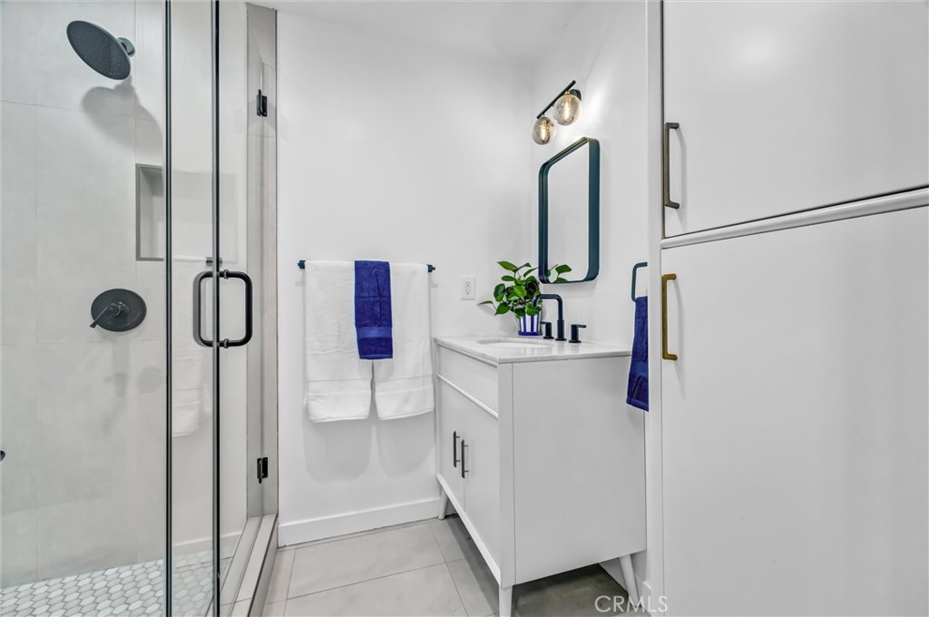 Guest 3/4 bathroom - 11444 Harrisburg Road, Rossmoor CA 90720 - photo 48