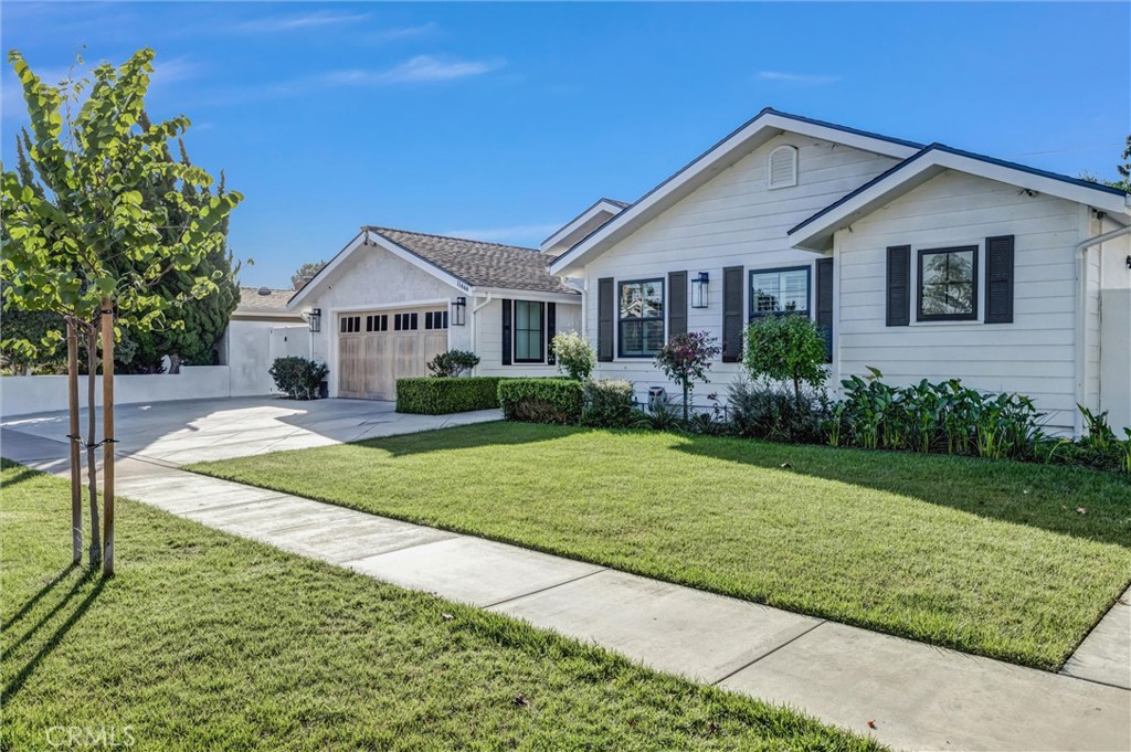 front of house - 11444 Harrisburg Road, Rossmoor CA 90720 - photo 59