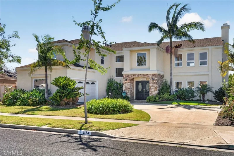 11541 Donovan Road, Rossmoor, CA 90720