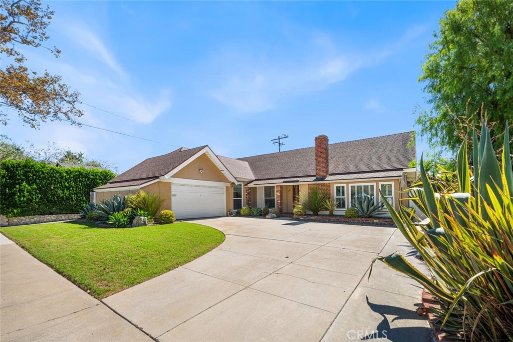 Popular Brittany Gardens Model - Beautiful curb appeal! - 3082 Brimhall Drive, Rossmoor CA 90720 - photo 2