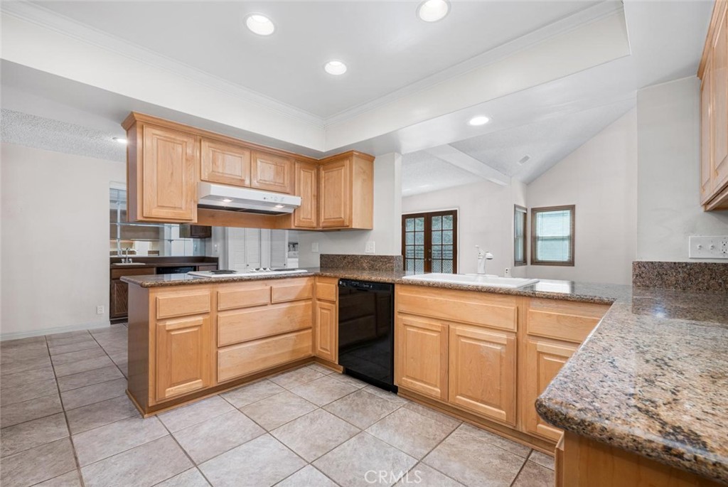 Updated kitchen w/ granite counters - 3082 Brimhall Drive, Rossmoor CA 90720 - photo 14