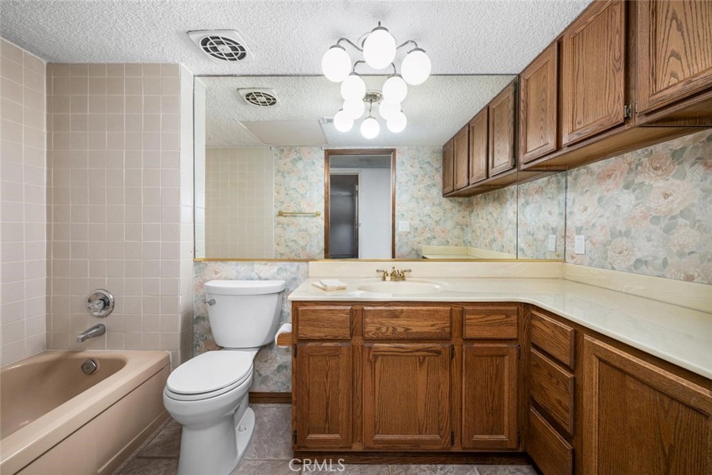 3082 Brimhall Drive, Rossmoor CA 90720 - photo 32