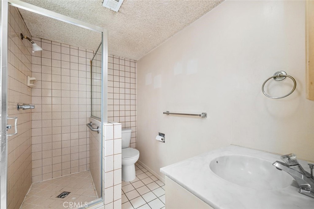 2nd Primary bath - 3082 Brimhall Drive, Rossmoor CA 90720 - photo 45