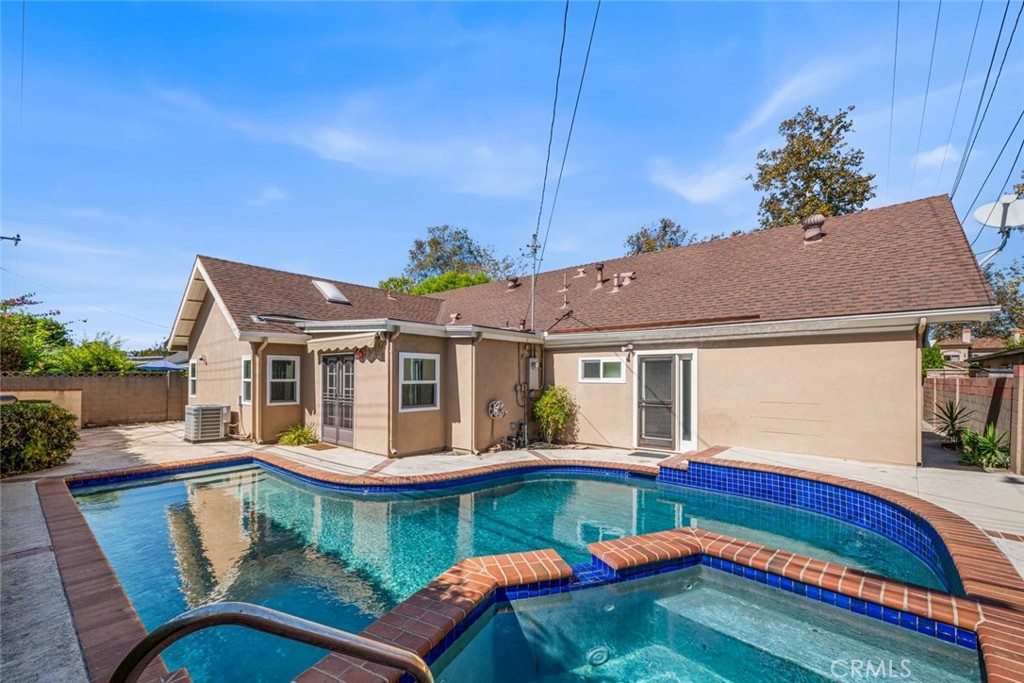 Sparkling clean pool/jacuzzi to enjoy! - 3082 Brimhall Drive, Rossmoor CA 90720 - photo 47