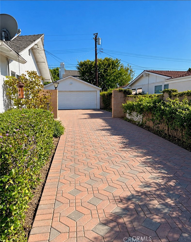Extra long Driveway, RV parking or up 5-6 cars - 3252 Orangewood, Rossmoor CA 90720 - photo 3