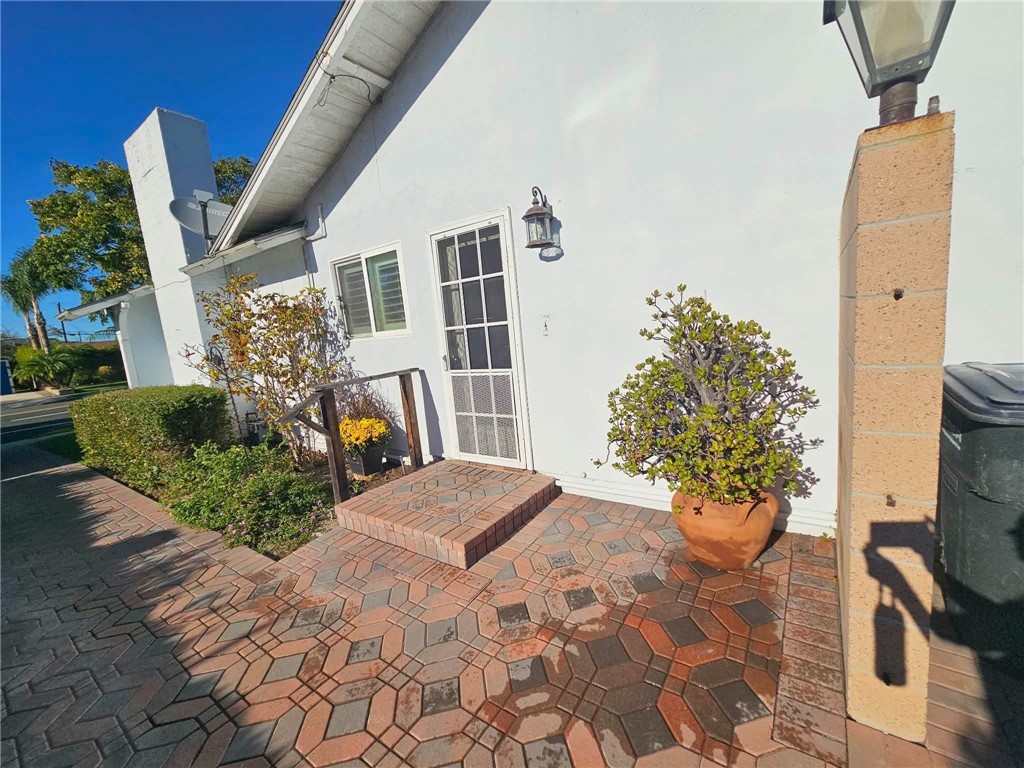 Side door off driveway takes you right into the kitchen - 3252 Orangewood, Rossmoor CA 90720 - photo 44