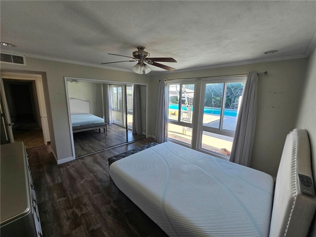 1st Primary bedroom with private 3/4 bath Overlooks the backyard. - 3252 Orangewood, Rossmoor CA 90720 - photo 20