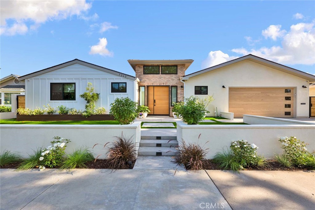 WELCOME TO YOUR NEXT CHAPTER IN ROSSMOOR! - 3262 Ruth Elaine, Rossmoor CA 90720 - photo 1