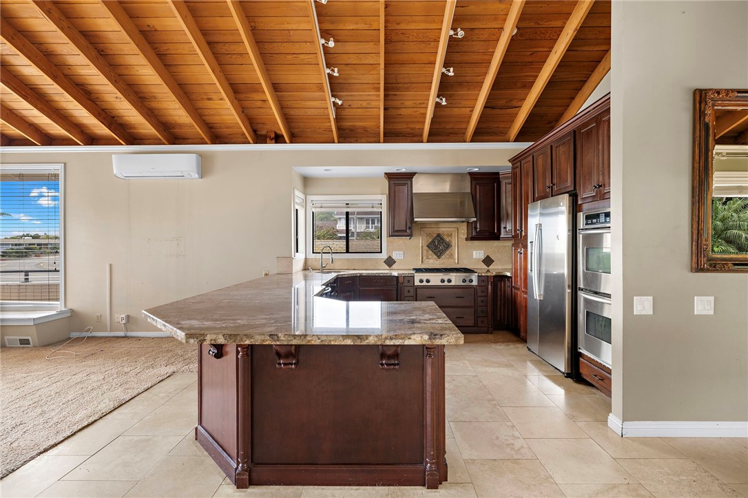 1004 Calle Toledo, San Clemente CA 92672 - photo 9