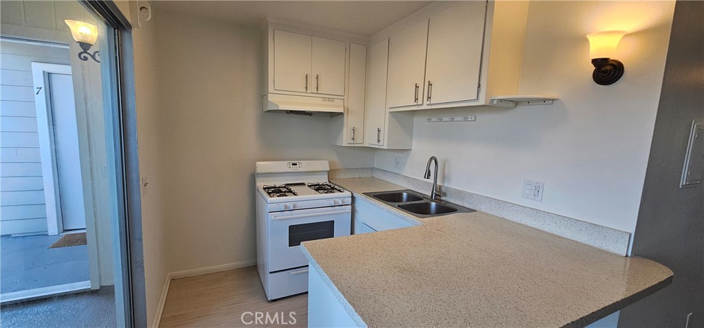 102 Avenida San Fernando 6, San Clemente CA 92672 - photo 6