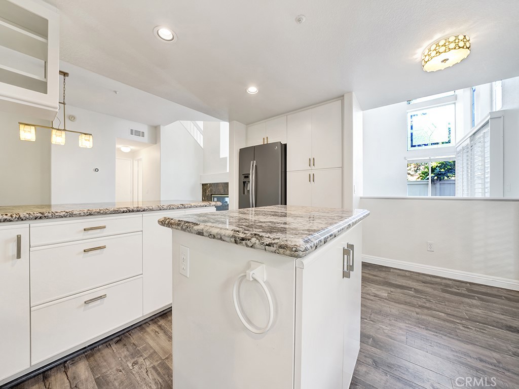 Another view of the kitchen. - 1031 Via Presa, San Clemente CA 92672 - photo 10