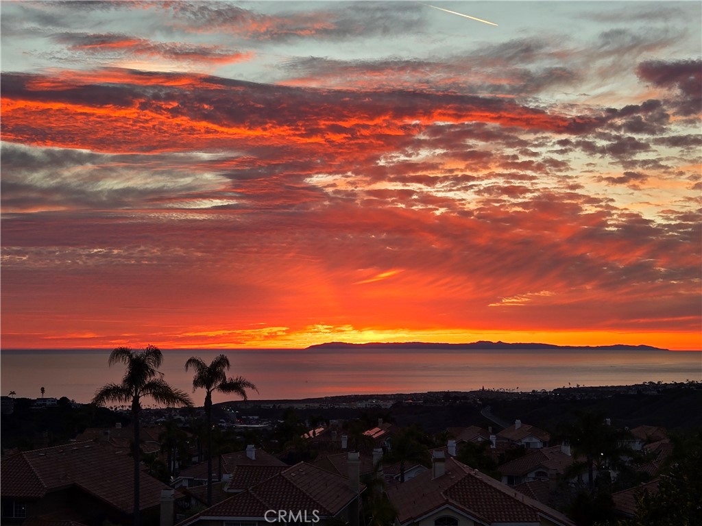 Sunsets in San Clemente, especially viewed from Vilamoura, are spectacular all year long. - 1031 Via Presa, San Clemente CA 92672 - photo 55
