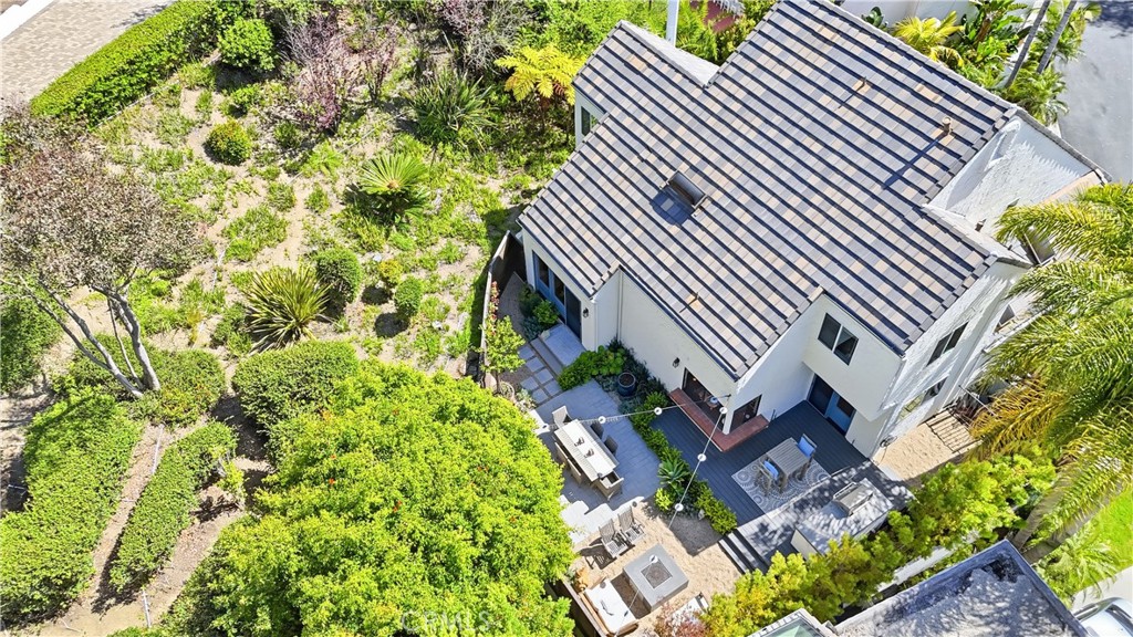 Expansive wrap around patios and decks surrounded by greenbelt maintained by HOA - 106 Avenida Mesita, San Clemente CA 92673 - photo 15