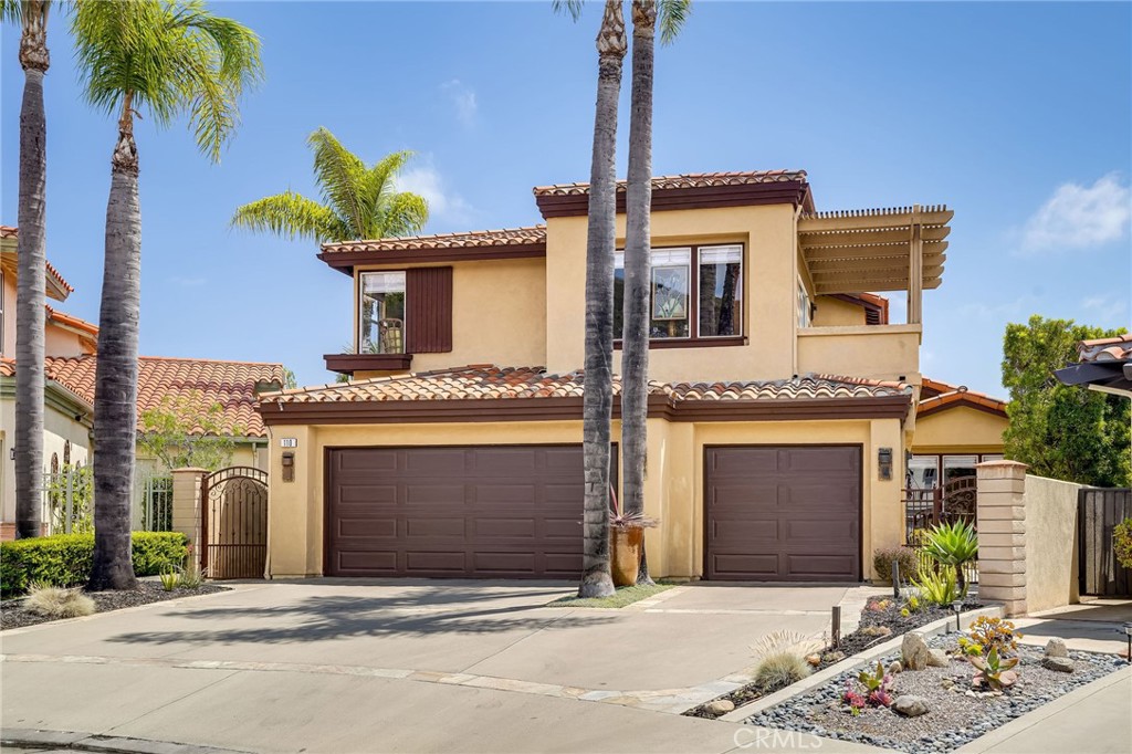 110 Arista sits at the end of a serene cul de sac - 110 Arista, San Clemente CA 92673 - photo 1