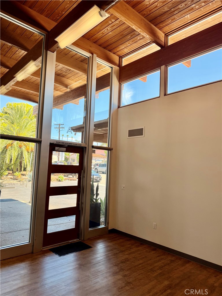 Reception area - 110 W Escalones A, San Clemente CA 92672 - photo 7