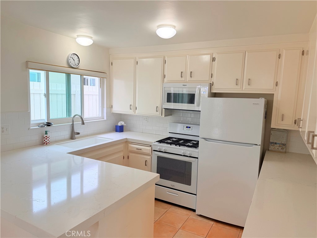 updated owners unit with full kitchen - 111 Avenida Del Poniente, San Clemente CA 92672 - photo 1