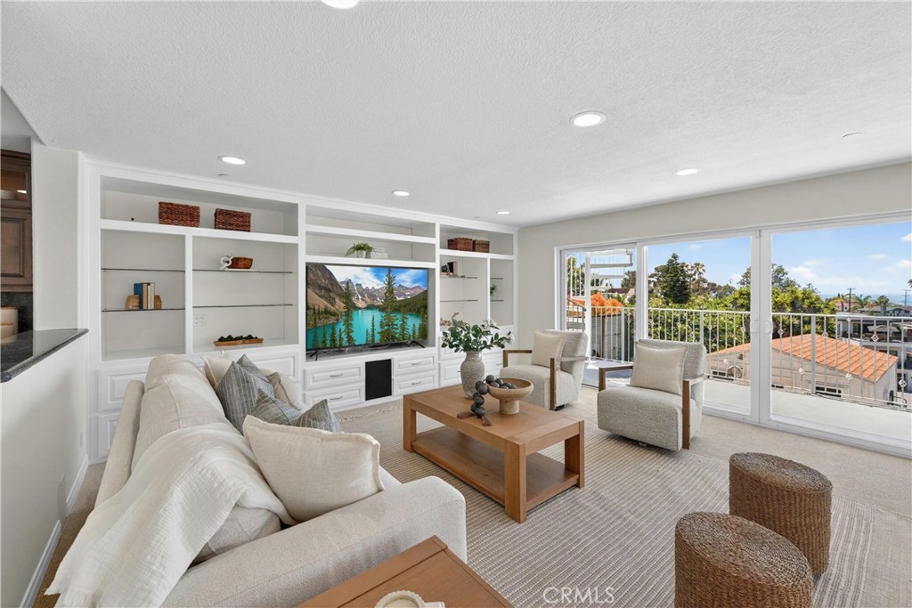 Family Room - 111 Revuelta Court, San Clemente CA 92672 - photo 7