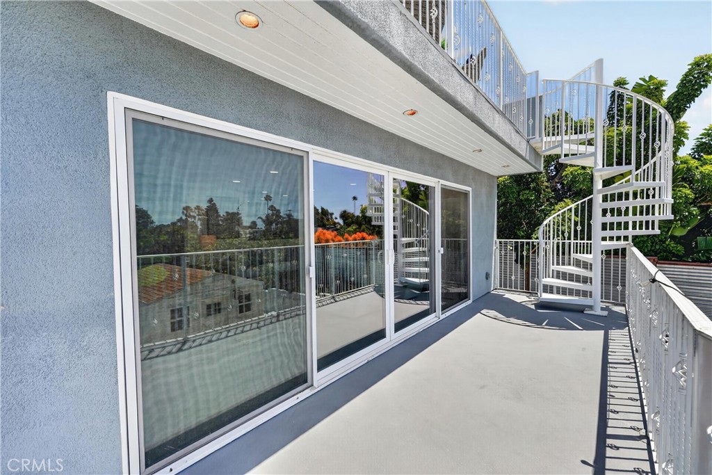 Large sliders off of family room - 111 Revuelta Court, San Clemente CA 92672 - photo 8