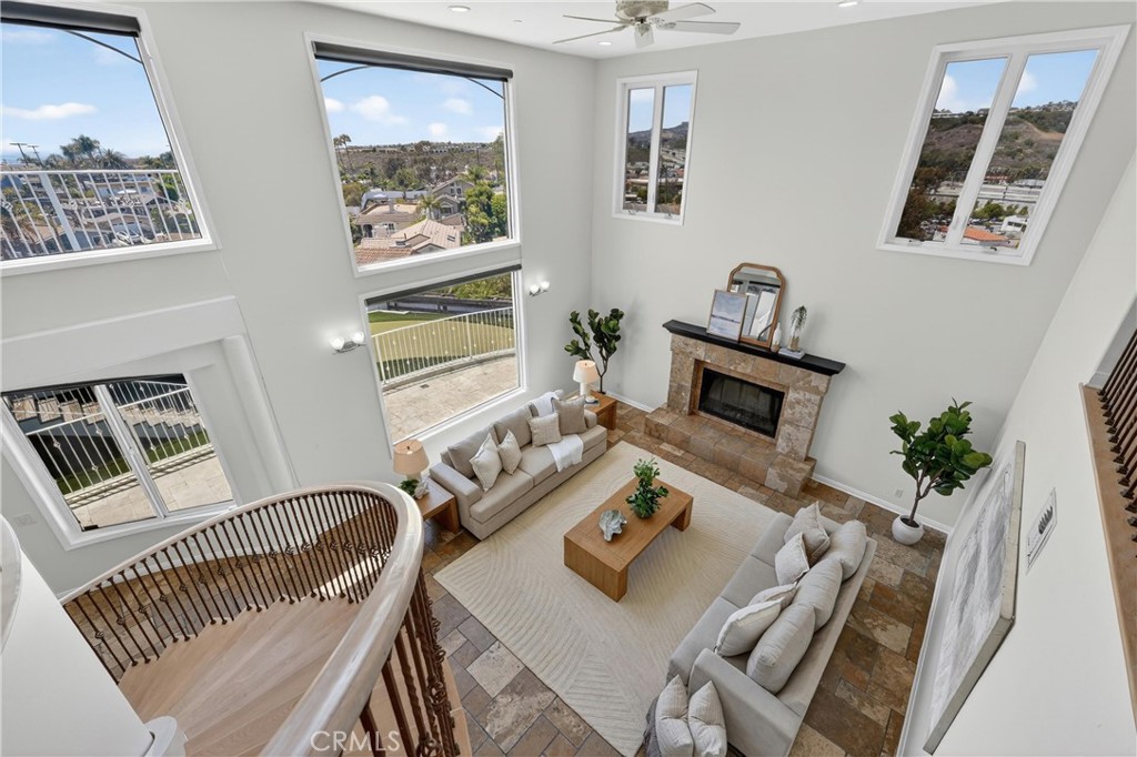 Windows, windows, more windows - 111 Revuelta Court, San Clemente CA 92672 - photo 20
