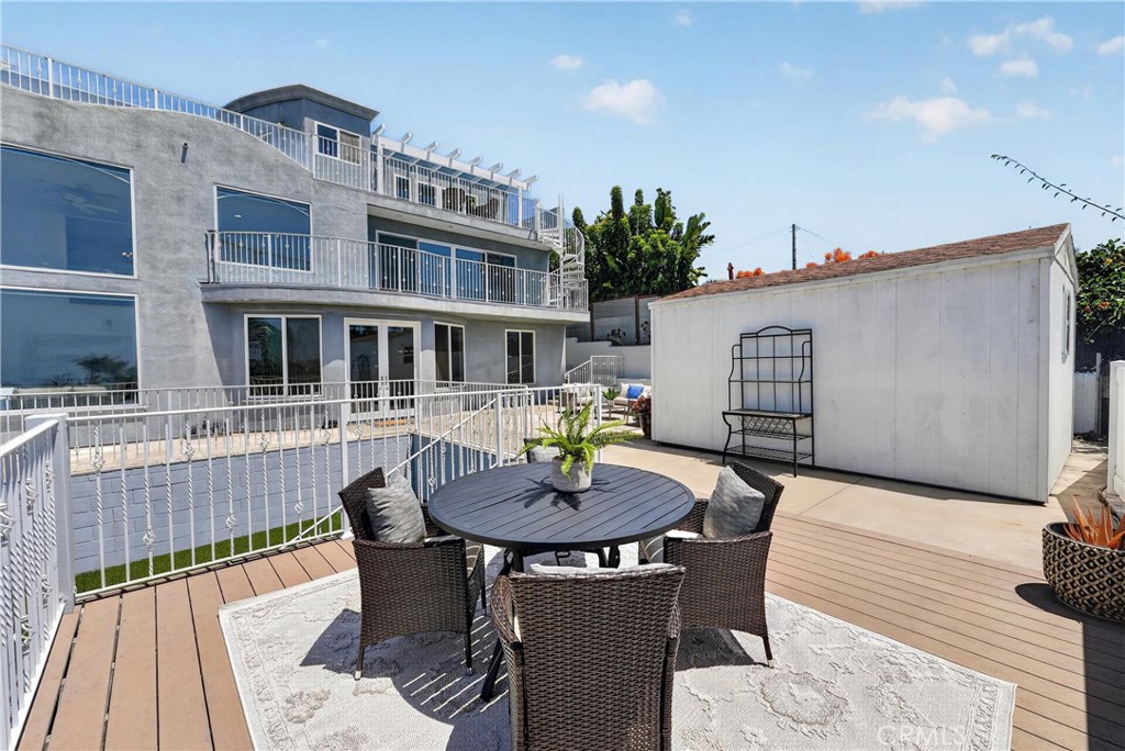 Trex deck perfect for sunset dinners - 111 Revuelta Court, San Clemente CA 92672 - photo 3